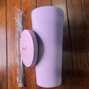 كوب أنيق باللون الوردي الفاتح